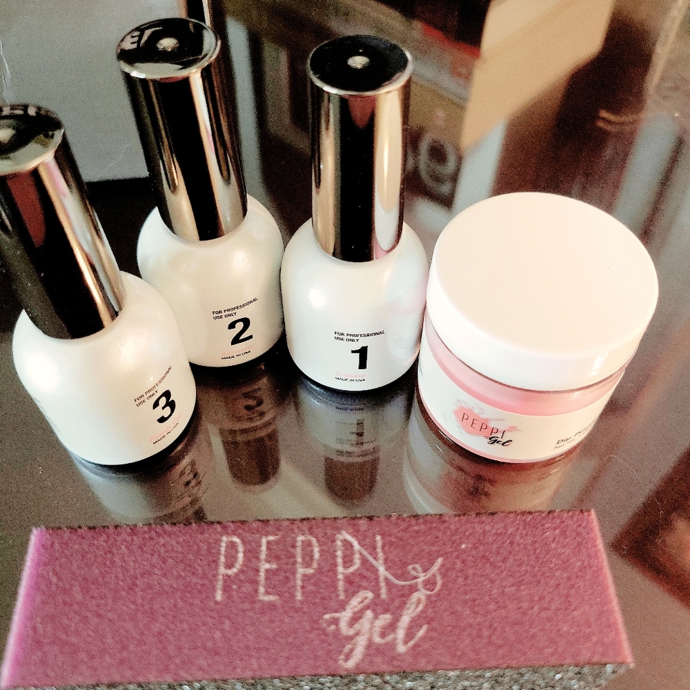 Peppi Gel At-Home Gel Nail Dip Kit NWT